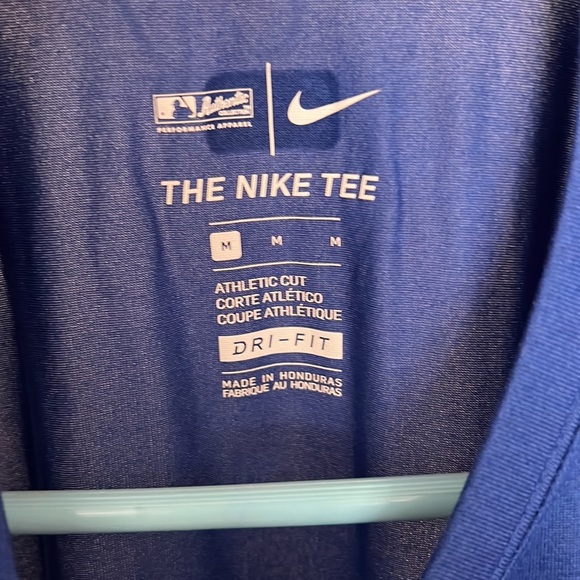 Chicago Cubs Tshirt - Picture 2 of 2